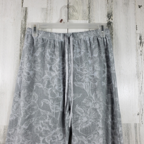 3/$15 the cozy corner gray flower pajama pants women's size medium 8-10 - Picture 2 of 9